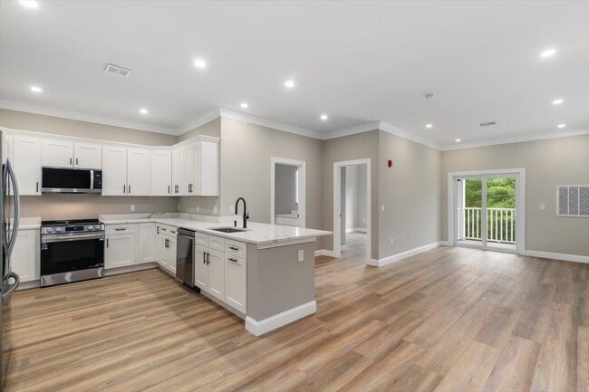 property at 10100 S Willow St