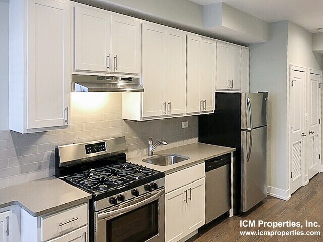 3740 N Sheffield Ave, Unit 3818