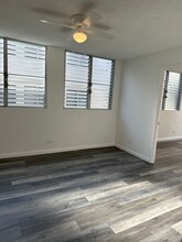 5240 Likini St-Unit -307 in Honolulu, HI - Building Photo - Building Photo