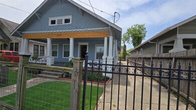 2117 Marion St in Houston, TX - Building Photo - Building Photo
