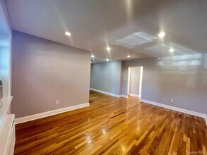 136-10 Jewel Ave in Queens, NY - Building Photo - Building Photo