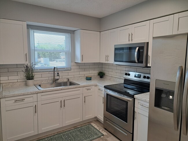 6405 Cooper Ln, Unit 4