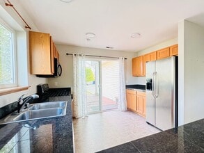 5330 Larrabee Way in Mount Vernon, WA - Building Photo - Building Photo