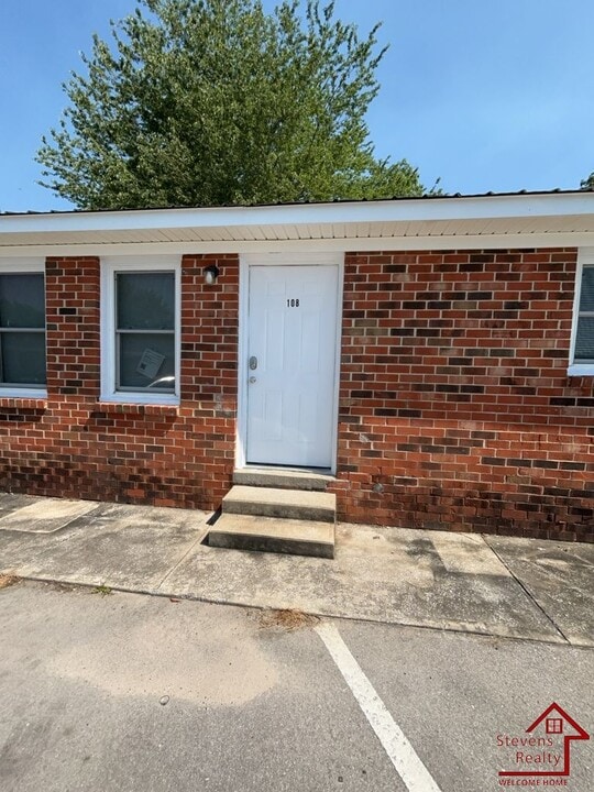 500 Skyline Dr in McMinnville, TN - Building Photo