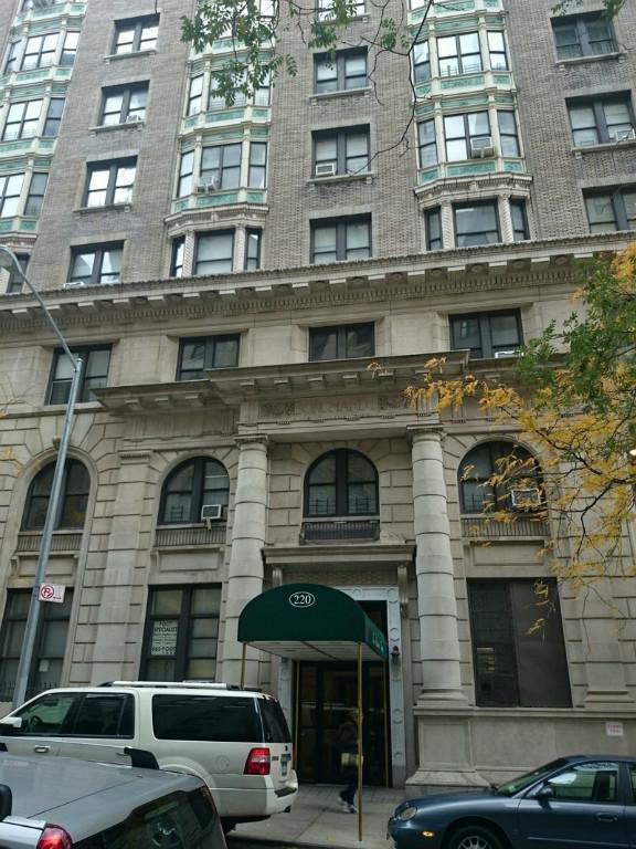 220 W 98th St in New York, NY - Building Photo - Building Photo