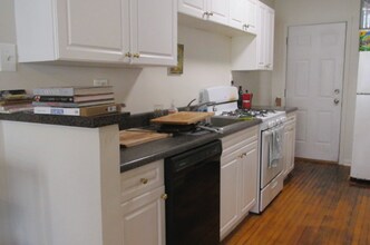 719 W Roscoe St, Unit 2 in Chicago, IL - Foto de edificio - Building Photo