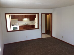 1884 Shawnee Dr, Unit 1884 in Sidney, OH - Building Photo - Building Photo