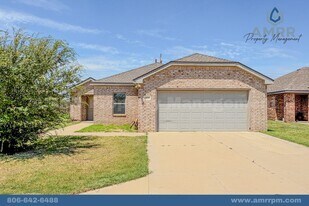 1406 Kingston St in Wolfforth, TX - Building Photo
