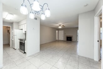 9797 Leawood Blvd, Unit 705 in Houston, TX - Building Photo - Building Photo