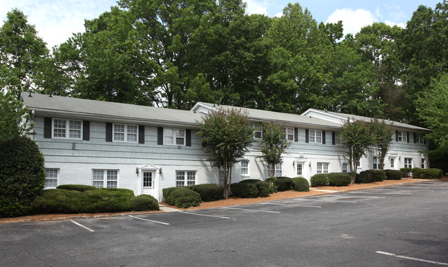 Cambridge Apartments on Elm in Greensboro, NC - Building Photo - Building Photo