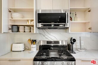418 N Stanley Ave in Los Angeles, CA - Building Photo - Building Photo