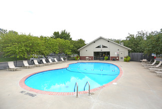 The Pointe Apartments in La Vista, NE - Building Photo - Other