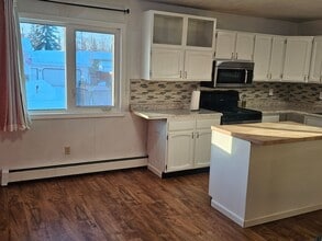 1922 Hilling Ave in Fairbanks, AK - Building Photo - Building Photo