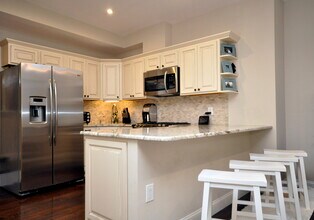 591 Beacon St, Unit 1 in Boston, MA - Building Photo - Building Photo