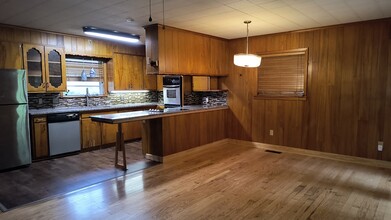 107 Friendswood in Pine Bluff, AR - Building Photo - Building Photo