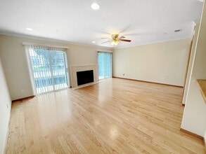 379 N Mentor Ave in Pasadena, CA - Building Photo - Building Photo