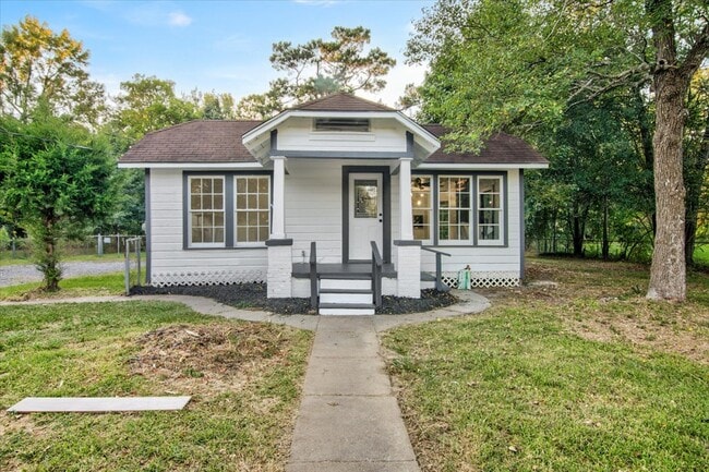 property at 160 Lynwood St