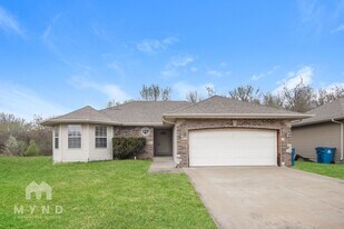 413 Denton Cir in Republic, MO - Building Photo