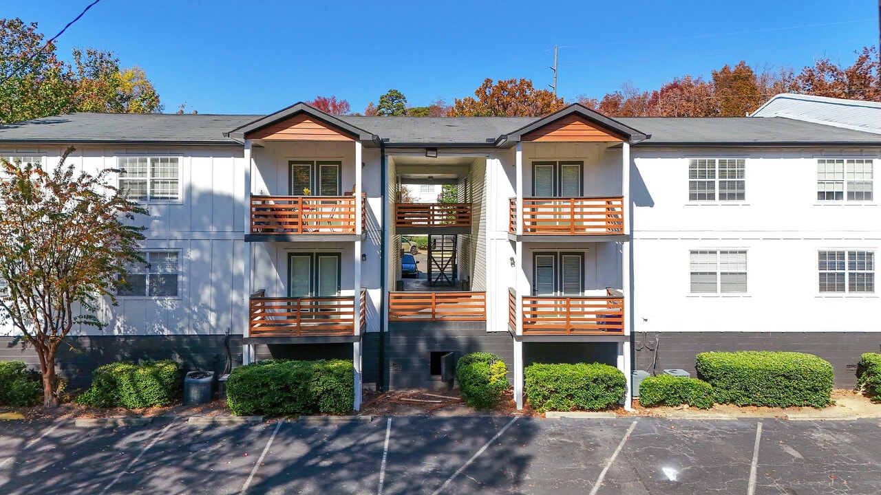 Cadence at Bluff Park in Hoover, AL - Foto de edificio