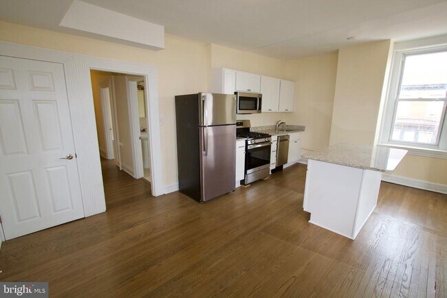 2743 St Paul St in Baltimore, MD - Building Photo - Building Photo