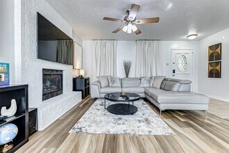 92 N Deerfoot Cir in Spring, TX - Building Photo - Building Photo