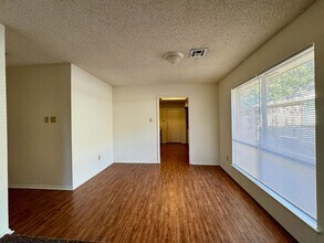 5813 Roxanne Dr-Unit -1 in Waco, TX - Building Photo - Building Photo