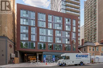 308-308 Jarvis St in Toronto, ON - Building Photo - Building Photo