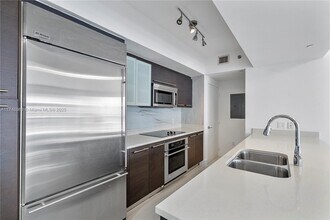 55 SE 6th St, Unit # 3605 in Miami, FL - Building Photo - Building Photo