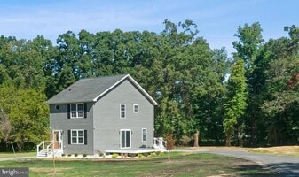 680 Chestnut Springs Ln in Glen Burnie, MD - Building Photo