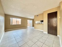 5135 Gray Ln in Las Vegas, NV - Building Photo - Building Photo