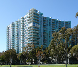 Azzurra in Marina Del Rey, CA - Foto de edificio - Building Photo