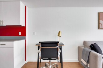 330 3rd Ave W in Seattle, WA - Building Photo - Building Photo