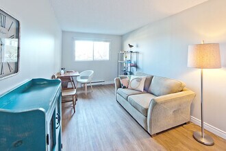 Les Jardins Hauterive in Sherbrooke, QC - Building Photo - Building Photo