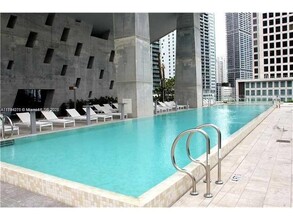 68 SE 6th St, Unit 2411 in Miami, FL - Building Photo - Building Photo