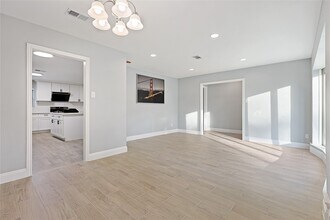 7103 Lugary Dr in Houston, TX - Building Photo - Building Photo
