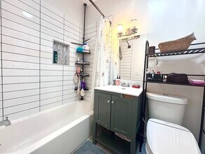 1834 Beacon St, Unit 16 in Brookline, MA - Building Photo - Building Photo