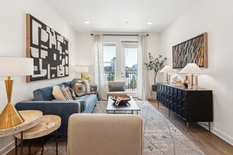 One Riverside in Jacksonville, FL - Foto de edificio - Interior Photo
