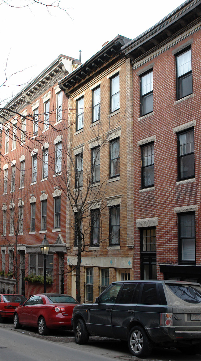 79-79A Phillips St in Boston, MA - Foto de edificio - Building Photo