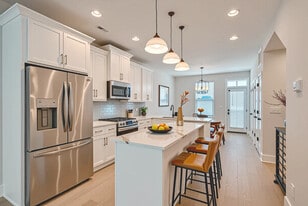 5041 York Park Ln in Charlotte, NC - Building Photo