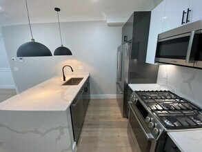 301 Somerville Ave, Unit I in Somerville, MA - Foto de edificio - Building Photo