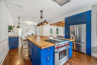 2126 Sharondale Dr in Nashville, TN - Foto de edificio - Building Photo