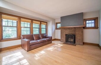 3421 N Frederick Ave, Unit B in Milwaukee, WI - Building Photo - Building Photo