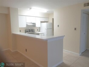 520 S Park Rd in Hollywood, FL - Building Photo - Building Photo