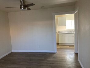 8765 S San Pedro St, Unit 3 in Los Angeles, CA - Building Photo - Building Photo