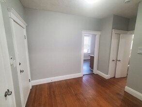 76 Walnut Park, Unit 9 in Boston, MA - Building Photo - Building Photo