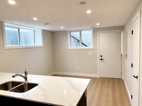 15215-15109 109 Ave NW in Edmonton, AB - Building Photo - Building Photo