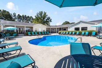 Wellington Manor in Alabaster, AL - Foto de edificio - Building Photo
