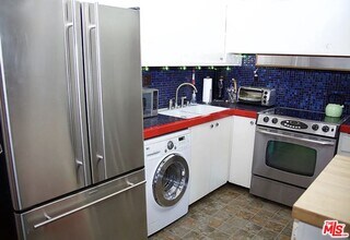 1701 Clinton St in Los Angeles, CA - Building Photo - Building Photo