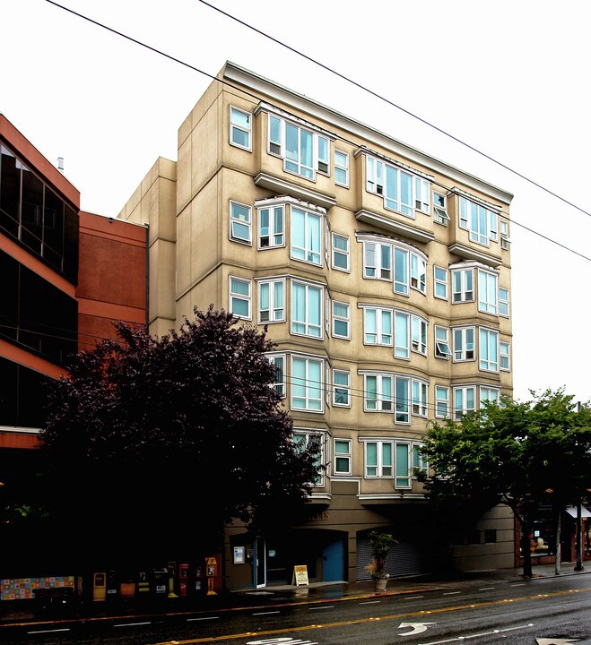 The Versailles in Seattle, WA - Foto de edificio