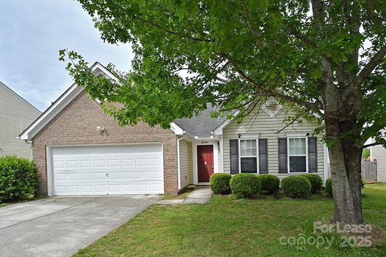 6710 Goldenwillow Dr in Charlotte, NC - Building Photo